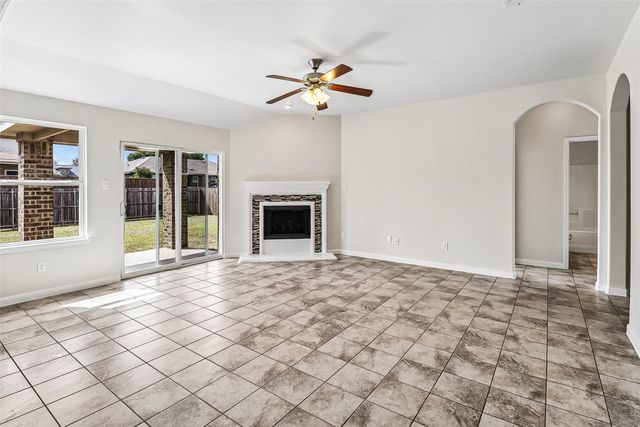 2979 Driftwood Lane, Lancaster, TX 75146