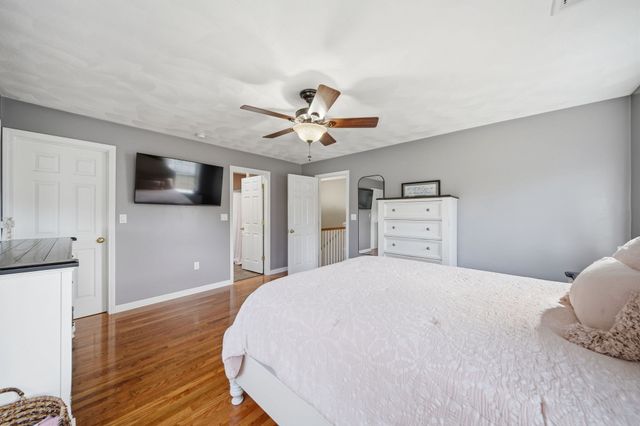 39 Tomahawk Dr, Tewksbury, MA 01876