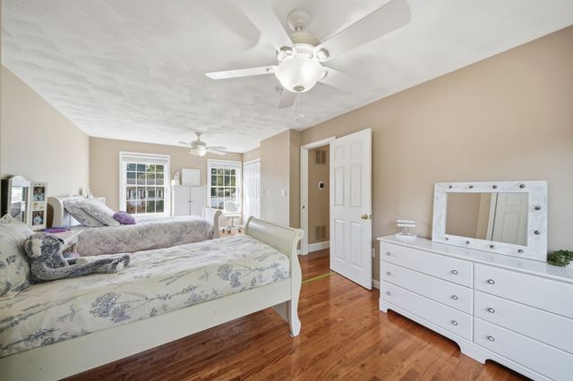 39 Tomahawk Dr, Tewksbury, MA 01876