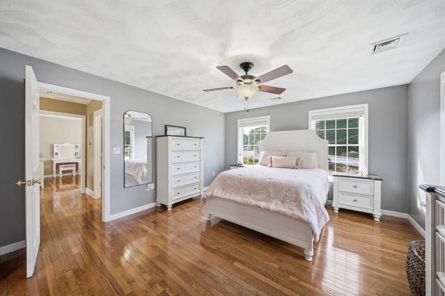 39 Tomahawk Dr, Tewksbury, MA 01876