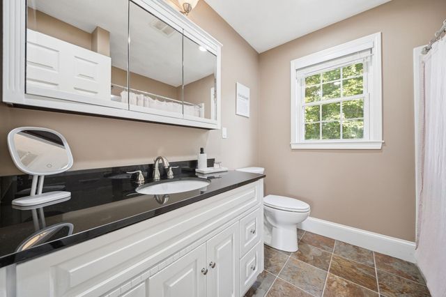 39 Tomahawk Dr, Tewksbury, MA 01876