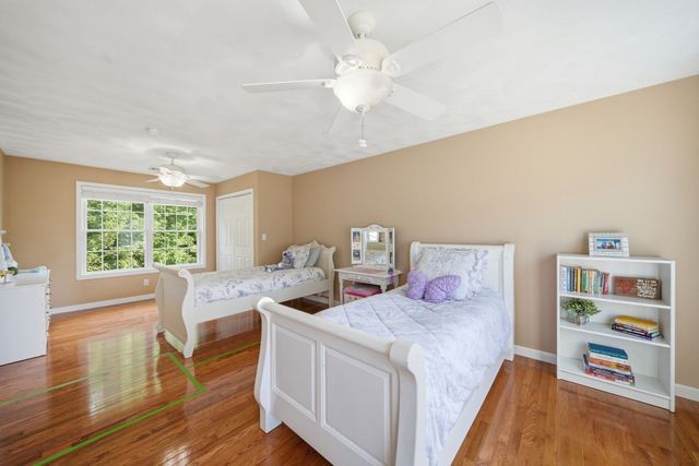 39 Tomahawk Dr, Tewksbury, MA 01876