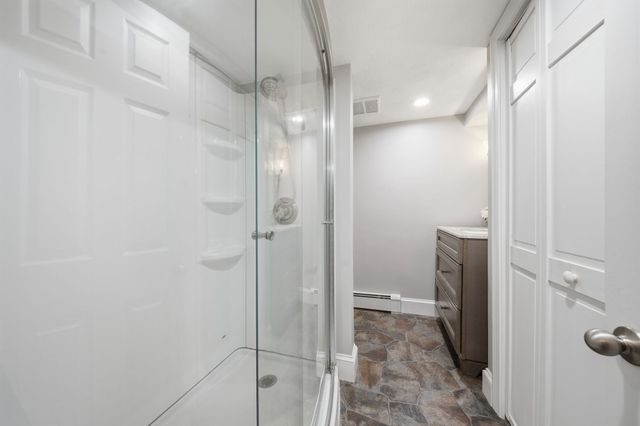 39 Tomahawk Dr, Tewksbury, MA 01876