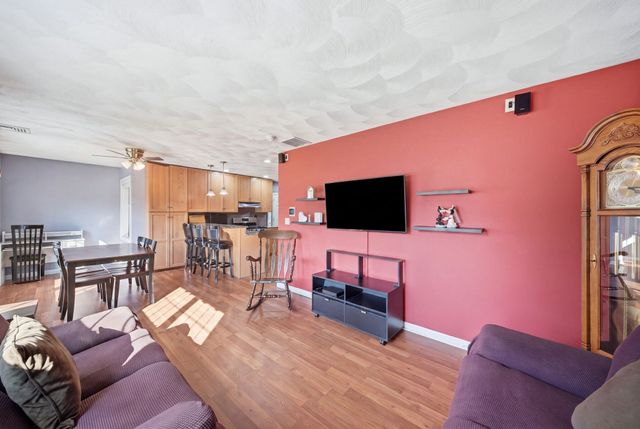 39 Tomahawk Dr, Tewksbury, MA 01876