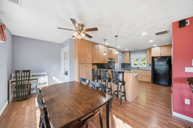 39 Tomahawk Dr, Tewksbury, MA 01876