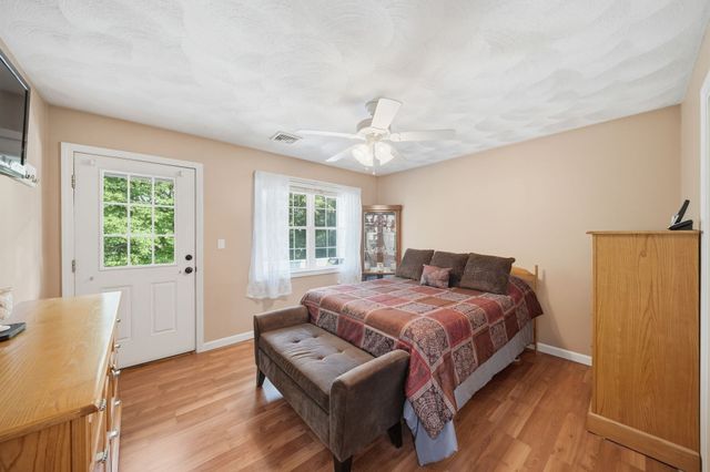 39 Tomahawk Dr, Tewksbury, MA 01876