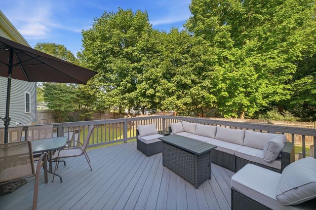 39 Tomahawk Dr, Tewksbury, MA 01876