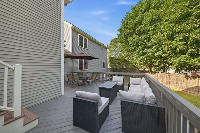 39 Tomahawk Dr, Tewksbury, MA 01876