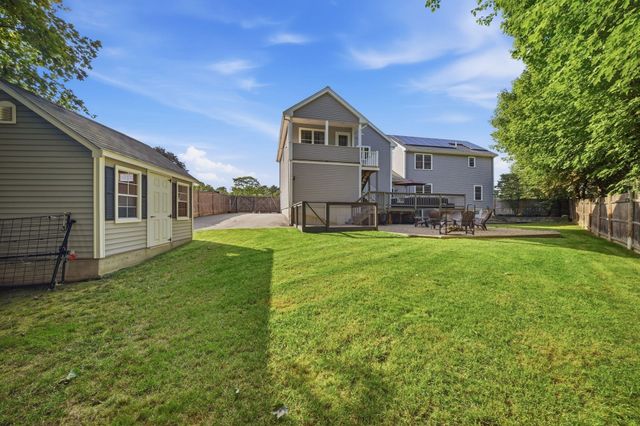 39 Tomahawk Dr, Tewksbury, MA 01876