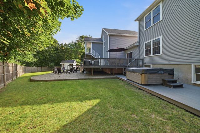 39 Tomahawk Dr, Tewksbury, MA 01876