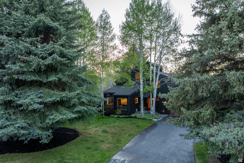 Image 38 of property listing at 2126 TWILIGHT CT, Park City, UT 84060