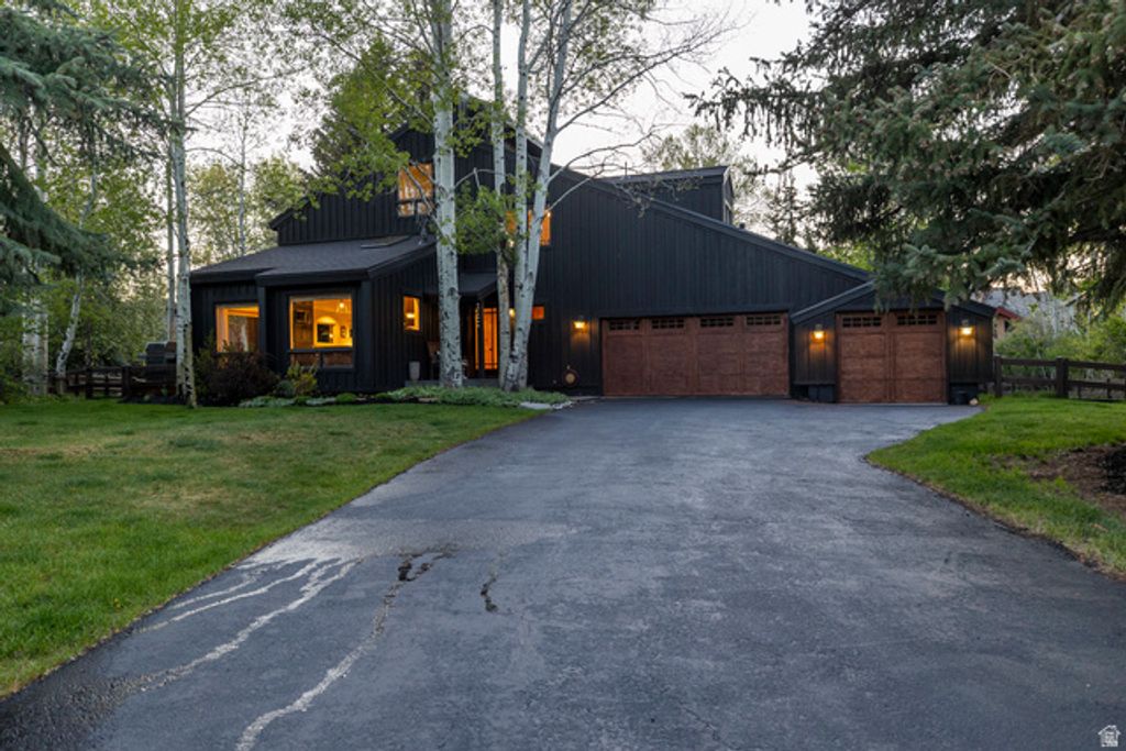 Image 39 of property listing at 2126 TWILIGHT CT, Park City, UT 84060