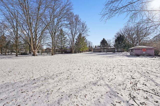 225 E Francis Road, New Lenox, IL 60451