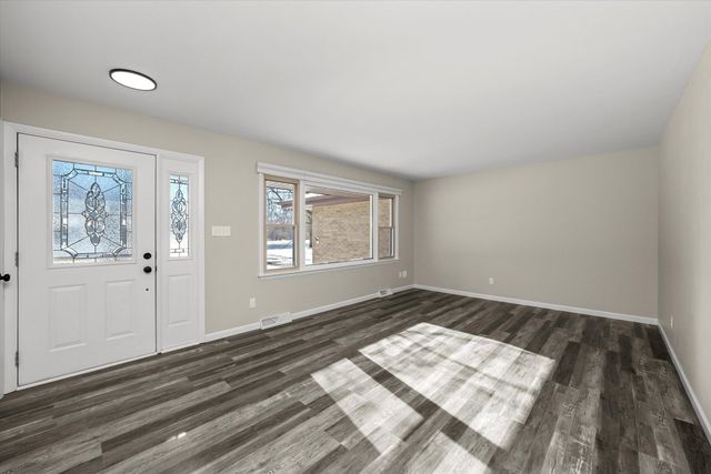 225 E Francis Road, New Lenox, IL 60451