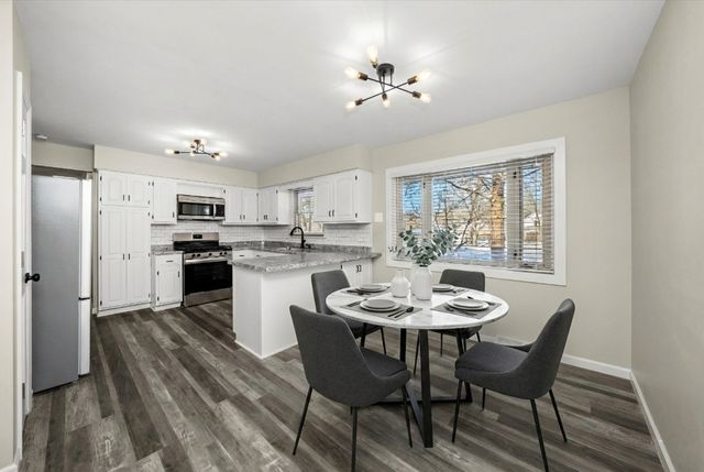 225 E Francis Road, New Lenox, IL 60451