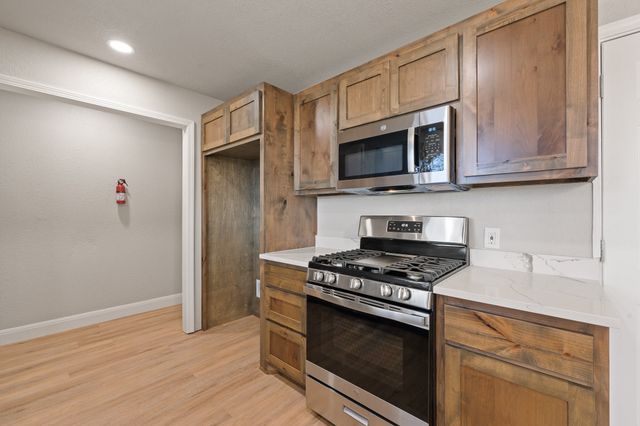 1613 Lamplighter Lane, Edgecliff Village, TX 76134