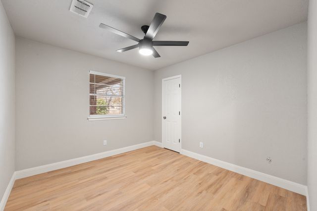 1613 Lamplighter Lane, Edgecliff Village, TX 76134