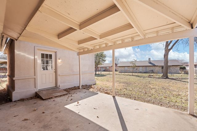 1613 Lamplighter Lane, Edgecliff Village, TX 76134