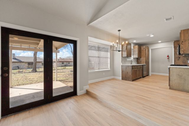 1613 Lamplighter Lane, Edgecliff Village, TX 76134