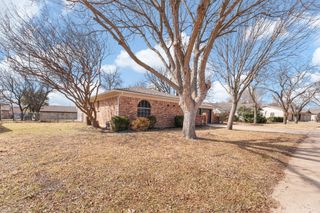 1613 Lamplighter Lane, Edgecliff Village, TX 76134