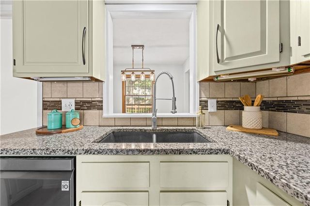 6202 E 110th Street, Kansas City, MO 64134