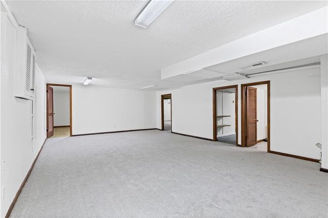 6202 E 110th Street, Kansas City, MO 64134