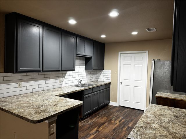 5608 Humbert Avenue, Fort Worth, TX 76107