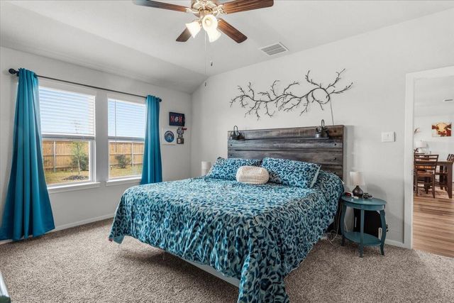 402 Perry PL, Rockdale, TX 76567