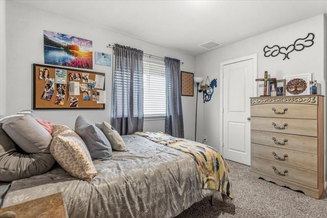 402 Perry PL, Rockdale, TX 76567