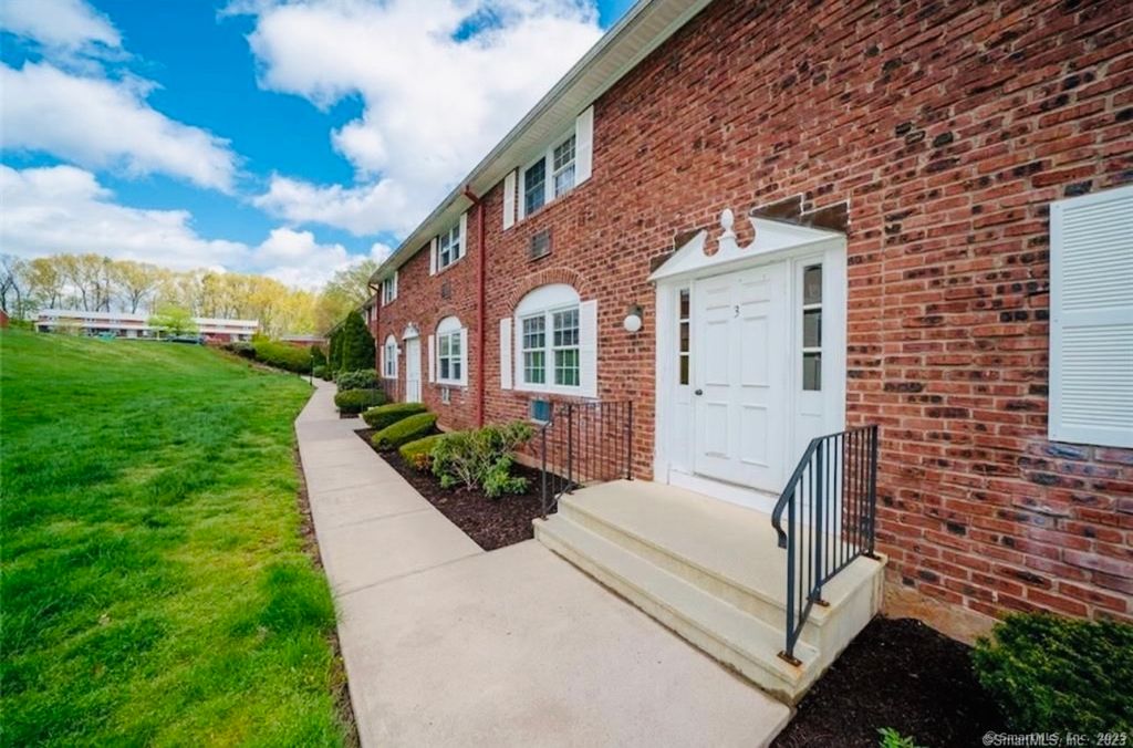 201 Regan Road APT 3B, Vernon, CT 06066