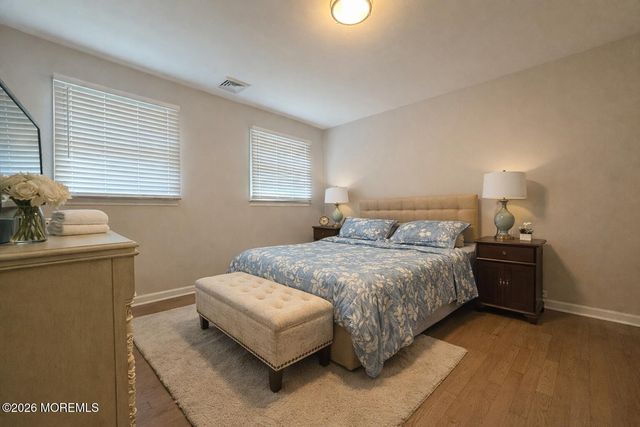 8 Schelly Drive, Middletown, NJ 07748