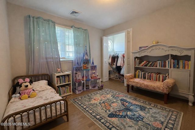 8 Schelly Drive, Middletown, NJ 07748