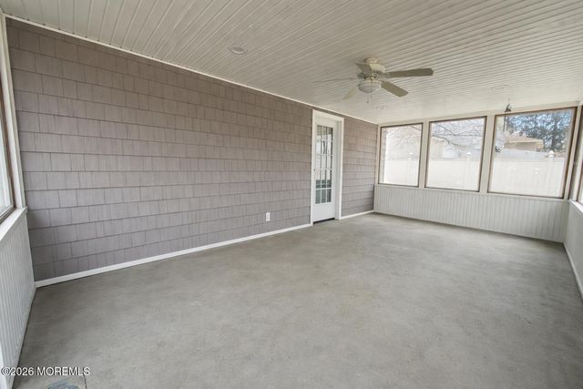 8 Schelly Drive, Middletown, NJ 07748