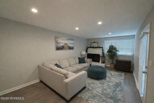 8 Schelly Drive, Middletown, NJ 07748