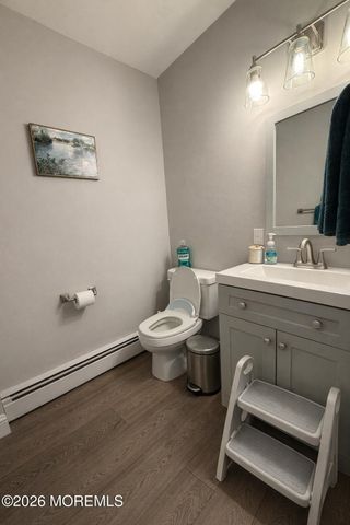 8 Schelly Drive, Middletown, NJ 07748