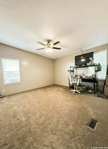 153 Davie, Marion, TX 78124