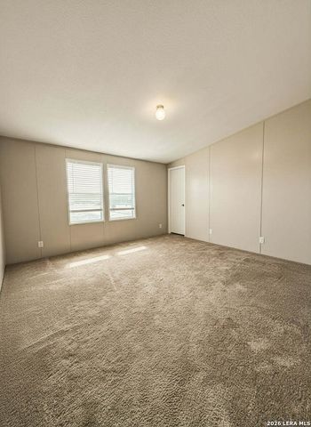 153 Davie, Marion, TX 78124