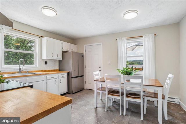 205 S SHENANDOAH AVE, Front Royal, VA 22630