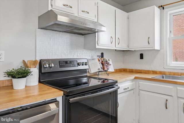205 S SHENANDOAH AVE, Front Royal, VA 22630