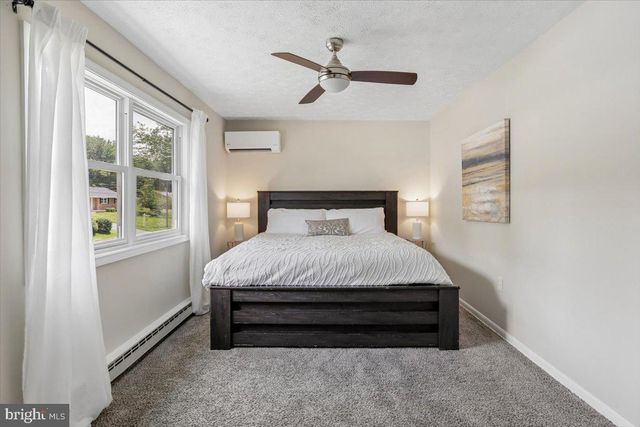 205 S SHENANDOAH AVE, Front Royal, VA 22630