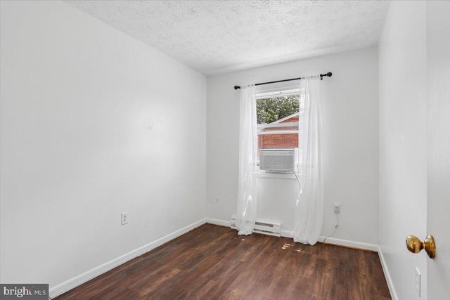 205 S SHENANDOAH AVE, Front Royal, VA 22630