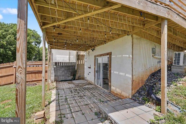 205 S SHENANDOAH AVE, Front Royal, VA 22630