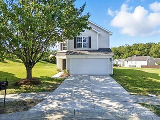 8103 Aqueduct Court, Charlotte, NC 28216