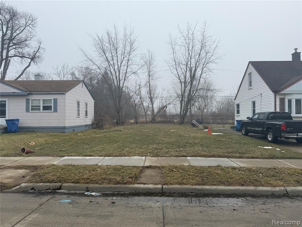 13350 Sherman Avenue, Warren, MI 48089