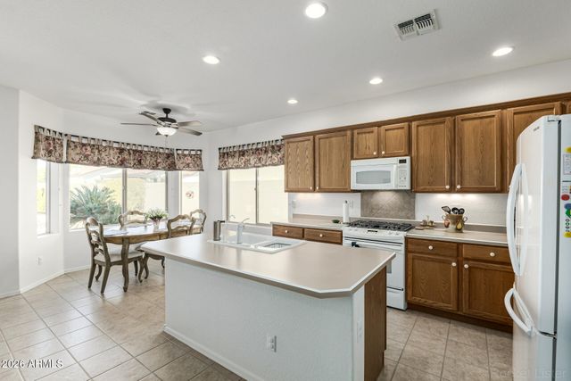 860 E LA COSTA Place, Chandler, AZ 85249