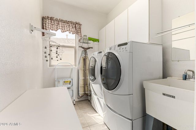 860 E LA COSTA Place, Chandler, AZ 85249