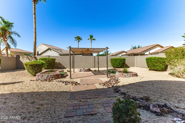 860 E LA COSTA Place, Chandler, AZ 85249