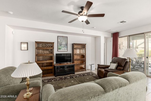 860 E LA COSTA Place, Chandler, AZ 85249