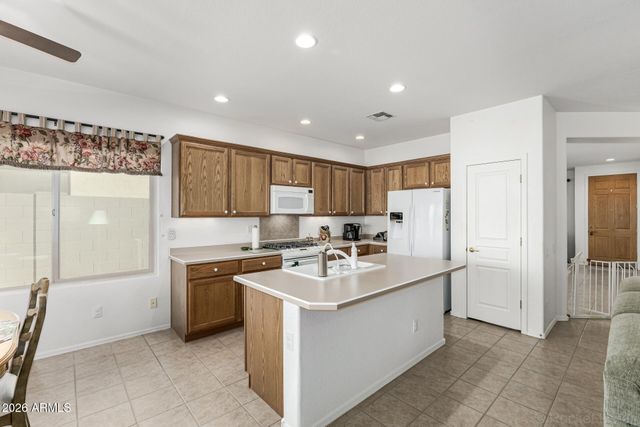 860 E LA COSTA Place, Chandler, AZ 85249