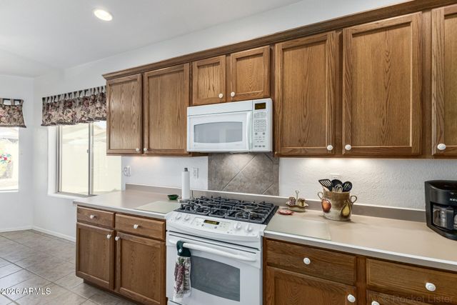 860 E LA COSTA Place, Chandler, AZ 85249